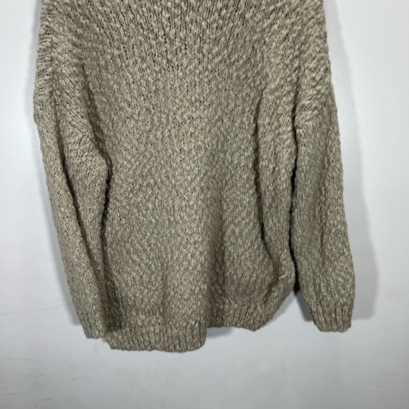 Altar’d State Women’s Grey Popcorn Knit Lovely Lash V Neck Sweater - Picture 11 of 12